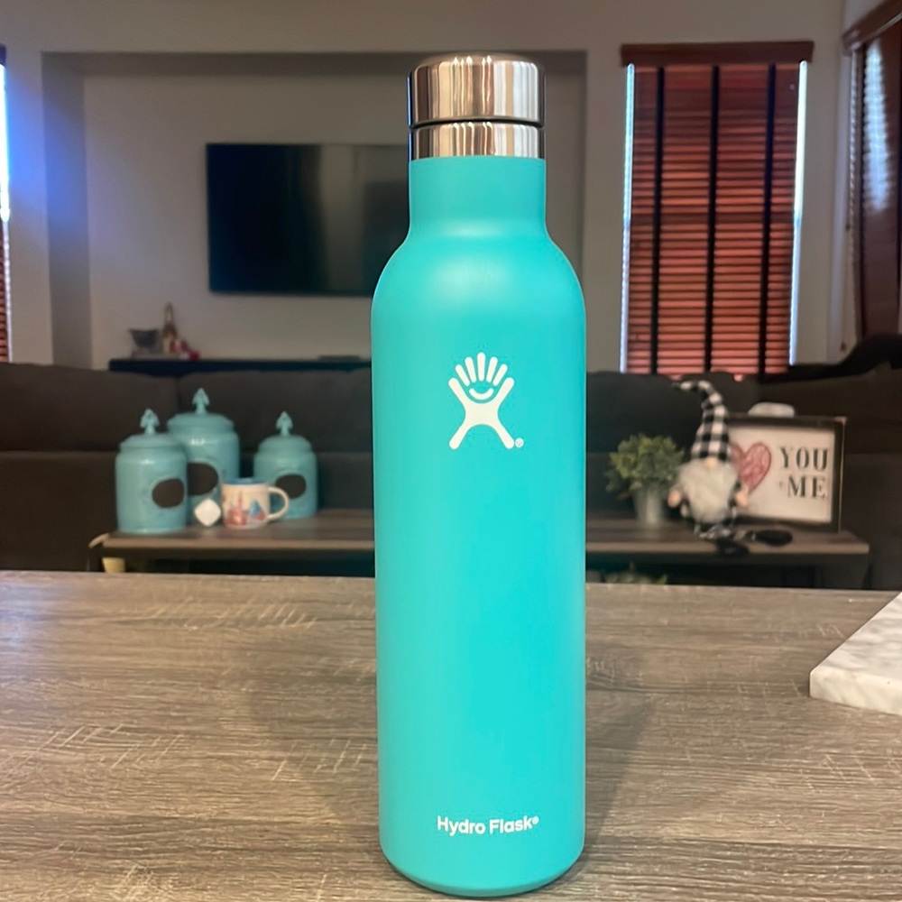 Hydro flask 25 oz wine bottle - Teal